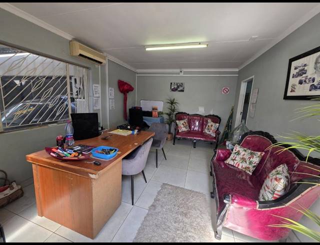 5 BEDROOM HOUSE FOR SALE IN SINOVILLE